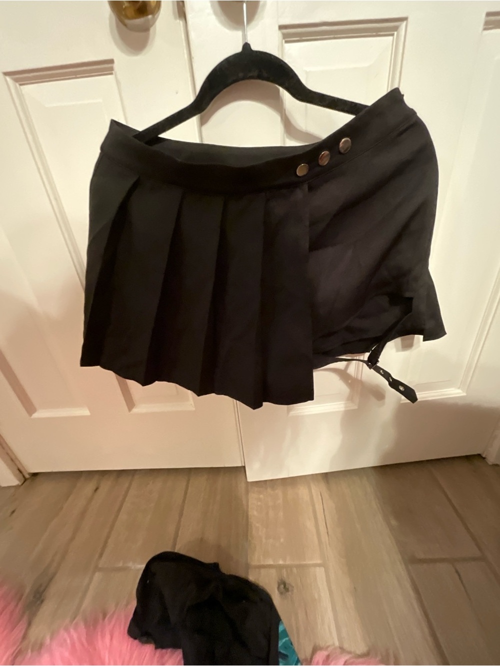 SHEIN Black Pleated Mini Skirt with Button Accents